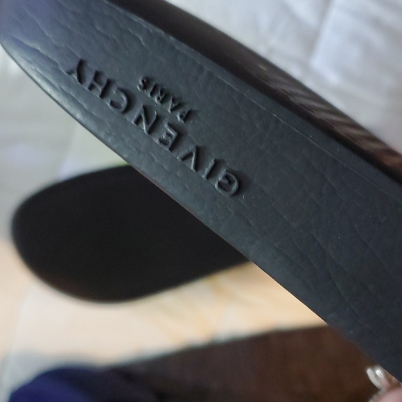 AUTHENTIC GIVENCHY SLIDES - Picture 3 of 4